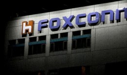 郑州富士康招聘最新爆料,高薪职位抢眼，求职者蜂拥而至